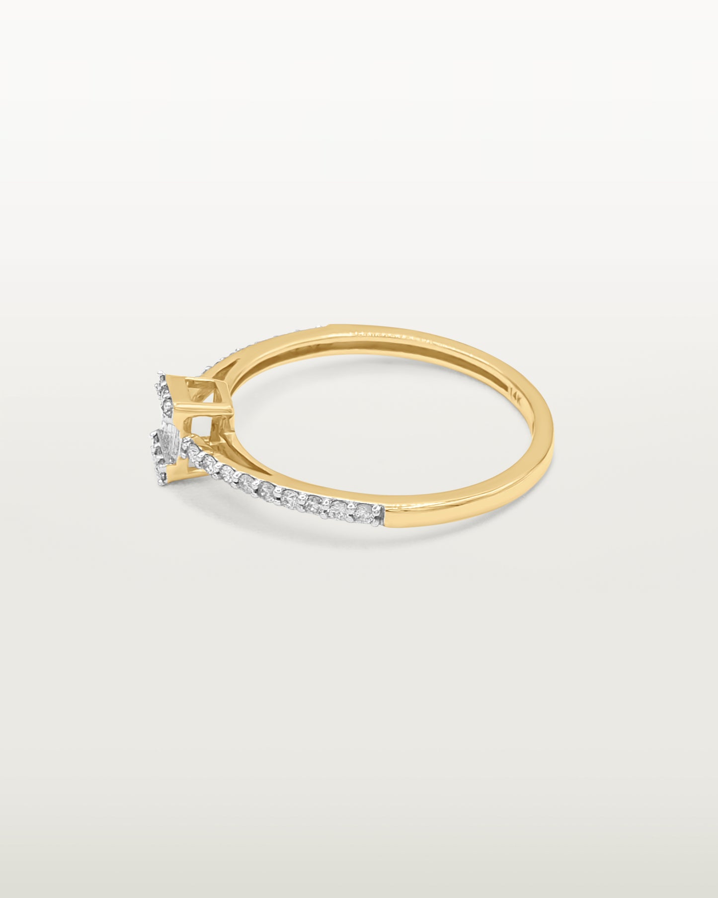 Oscar Solitaire Ring