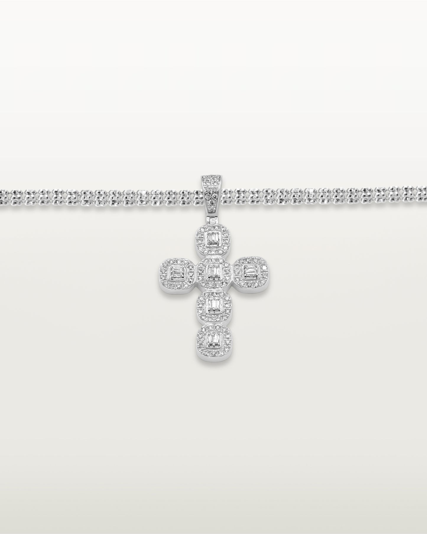 Oscar Lustre Cross Pendant