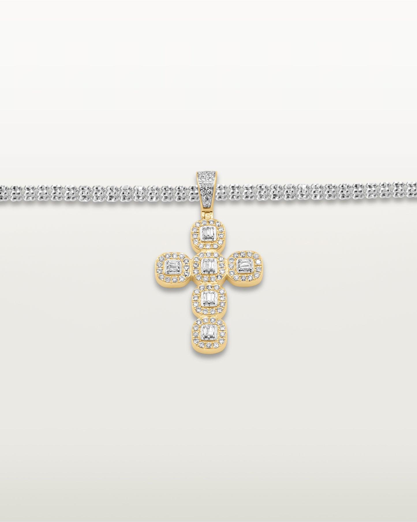 Oscar Lustre Cross Pendant