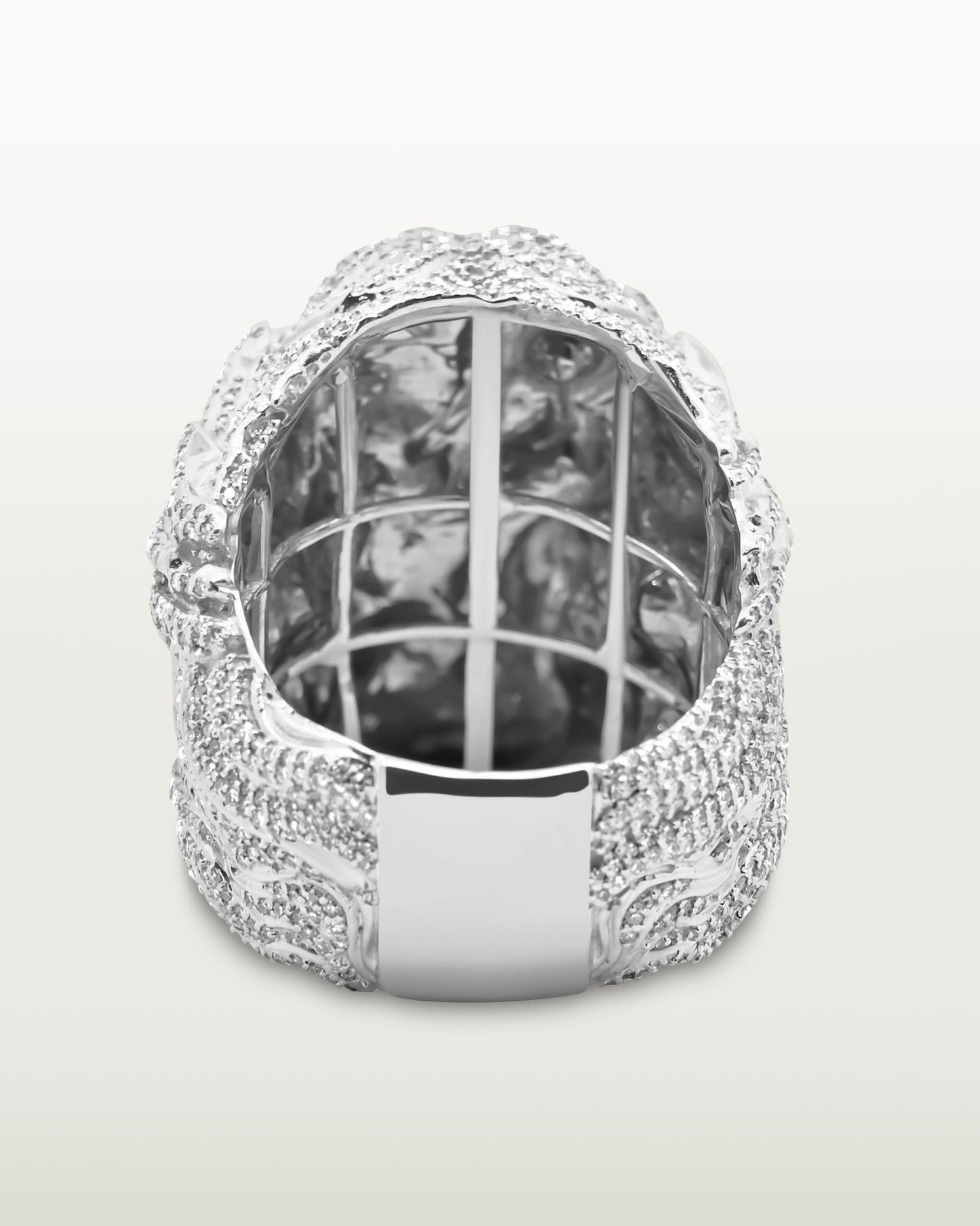 Anillo de oro con cabeza de Jesús