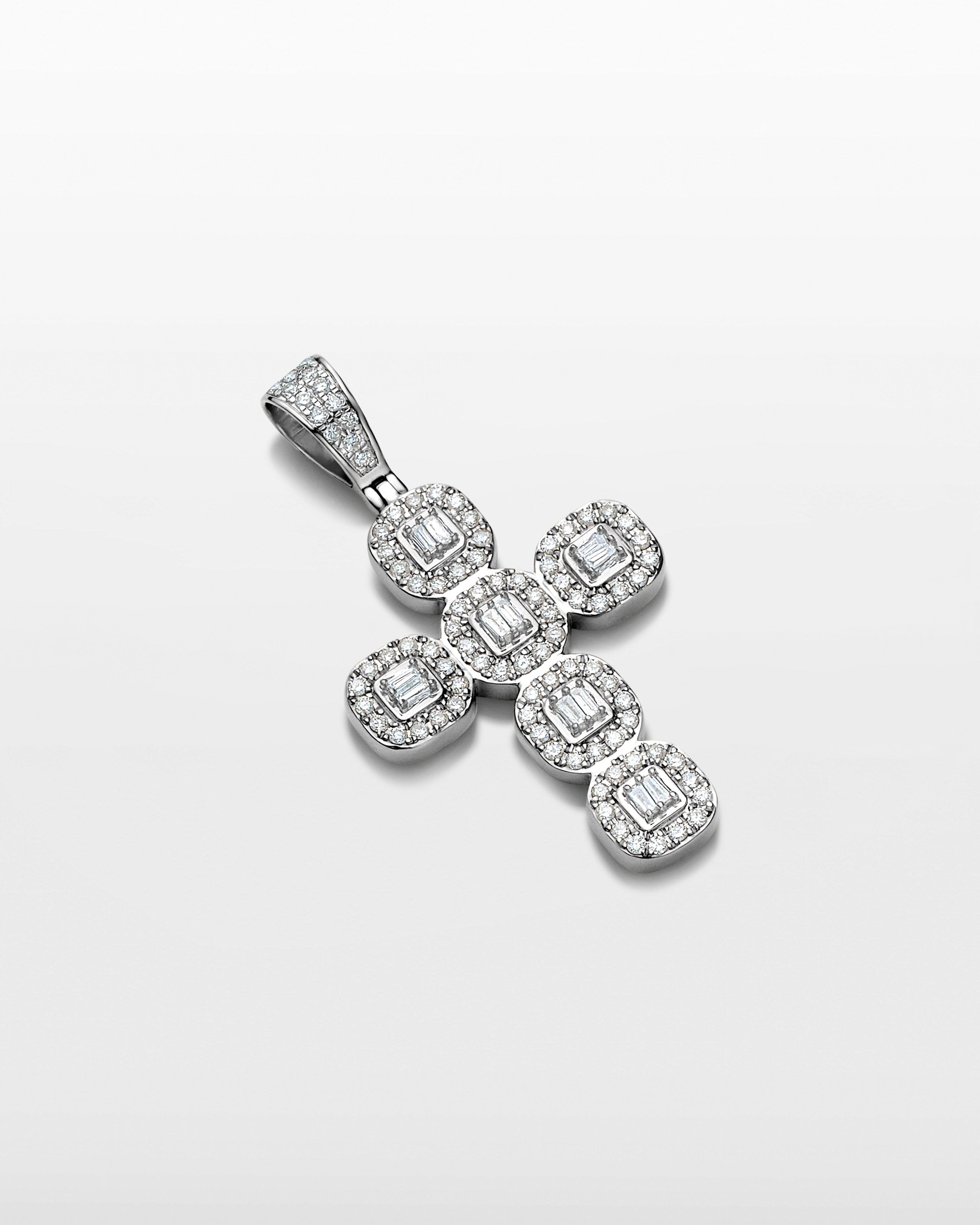 Oscar Lustre Cross Pendant