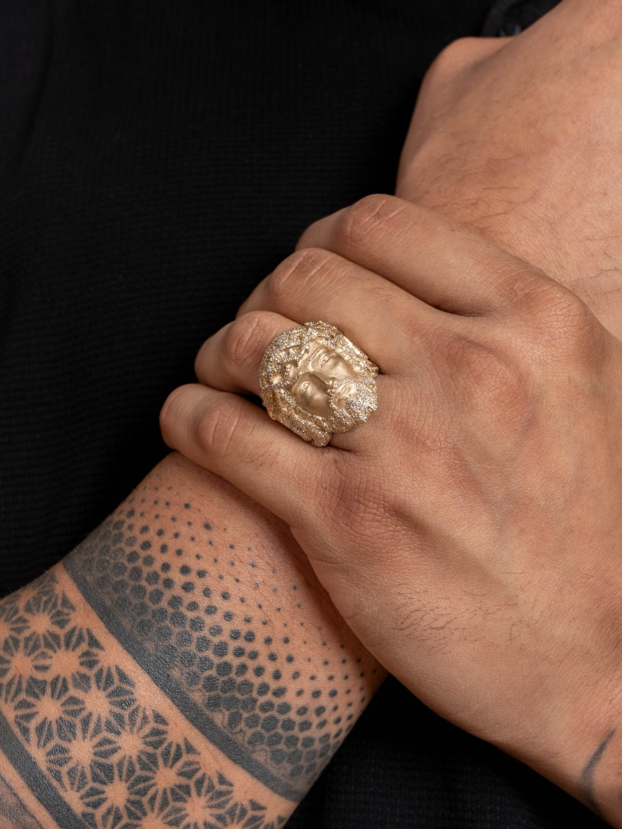 Anillo de oro con cabeza de Jesús