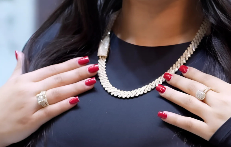 Dazzle with Our Iced-Out Cuban Chain: Exclusive Offers Await!