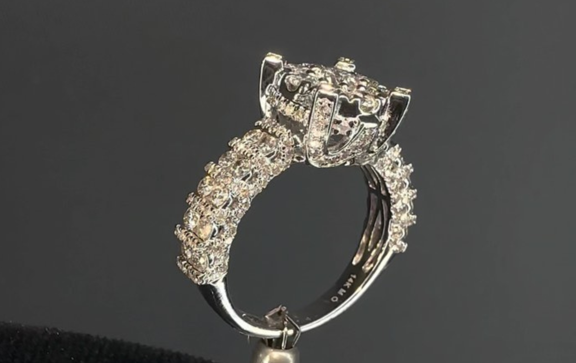 Beautiful 14kt 2ctw White Gold Engagement Ring