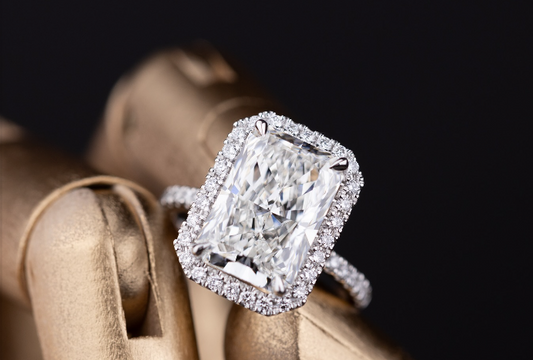 The Perfect Symbol of Love: The Platinum Engagement Ring from Oscar Stone