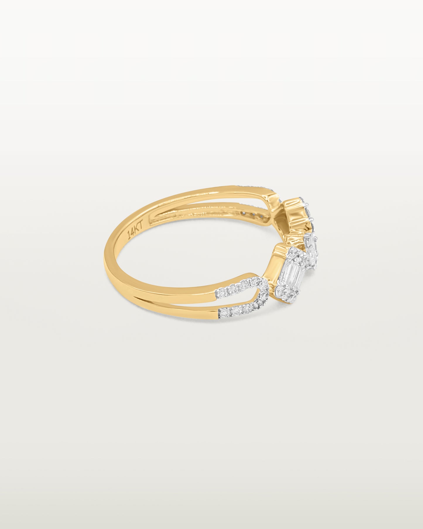 Royal Radiance Diamond Ring