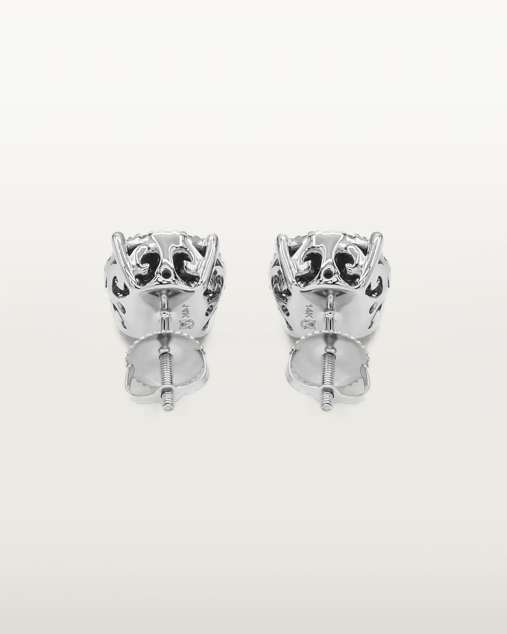Luminous Cluster Stud