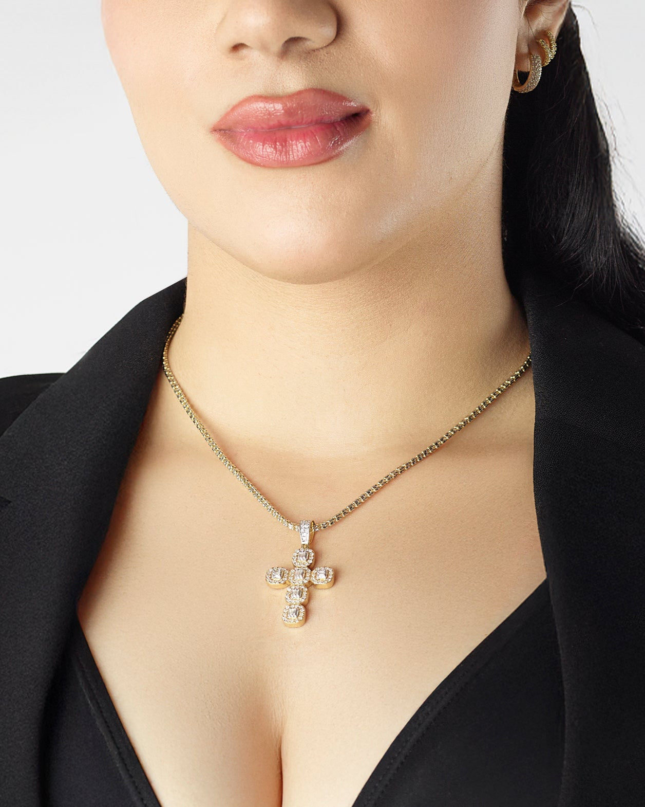 Oscar Lustre Cross Pendant