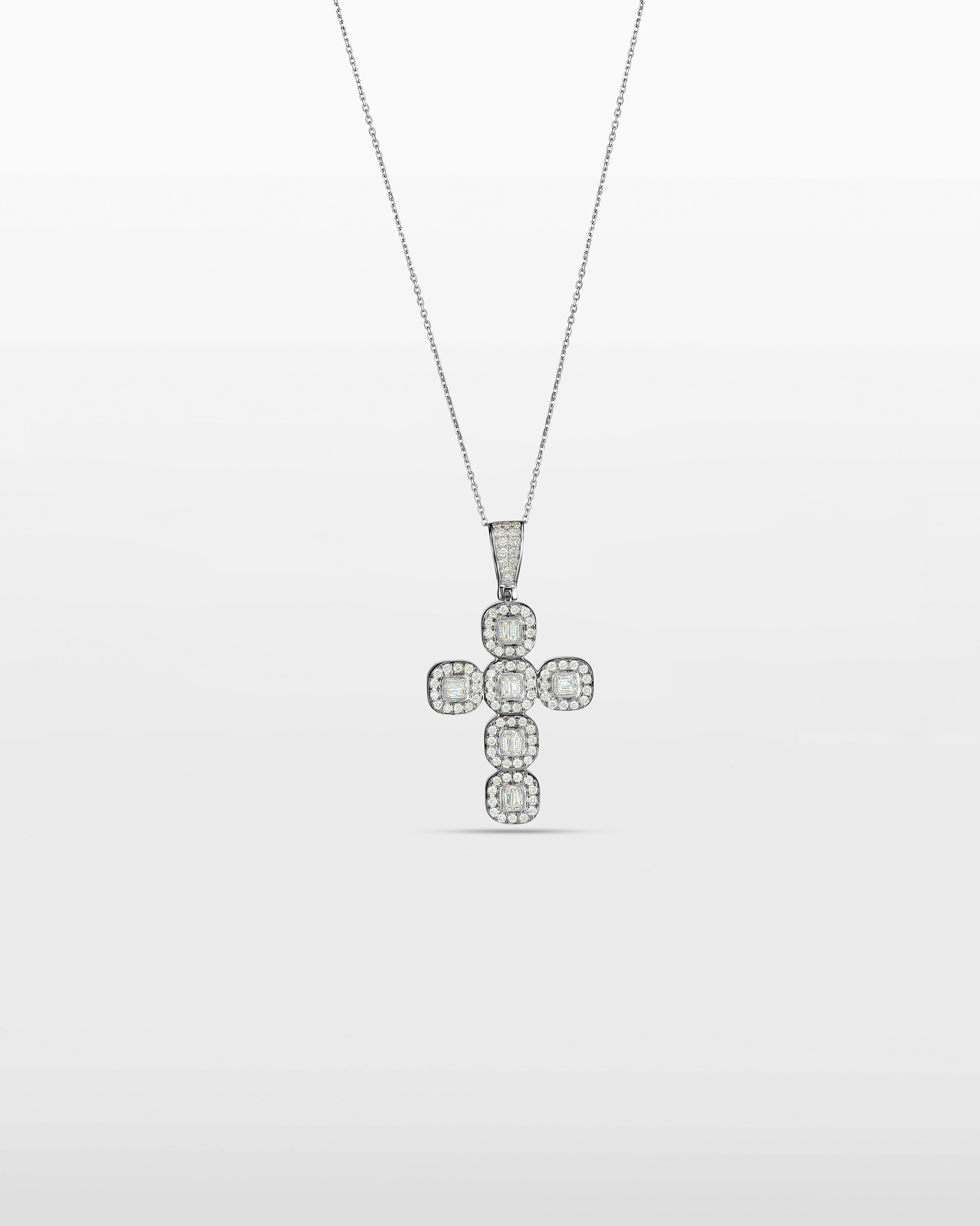 Oscar Lustre Cross Pendant