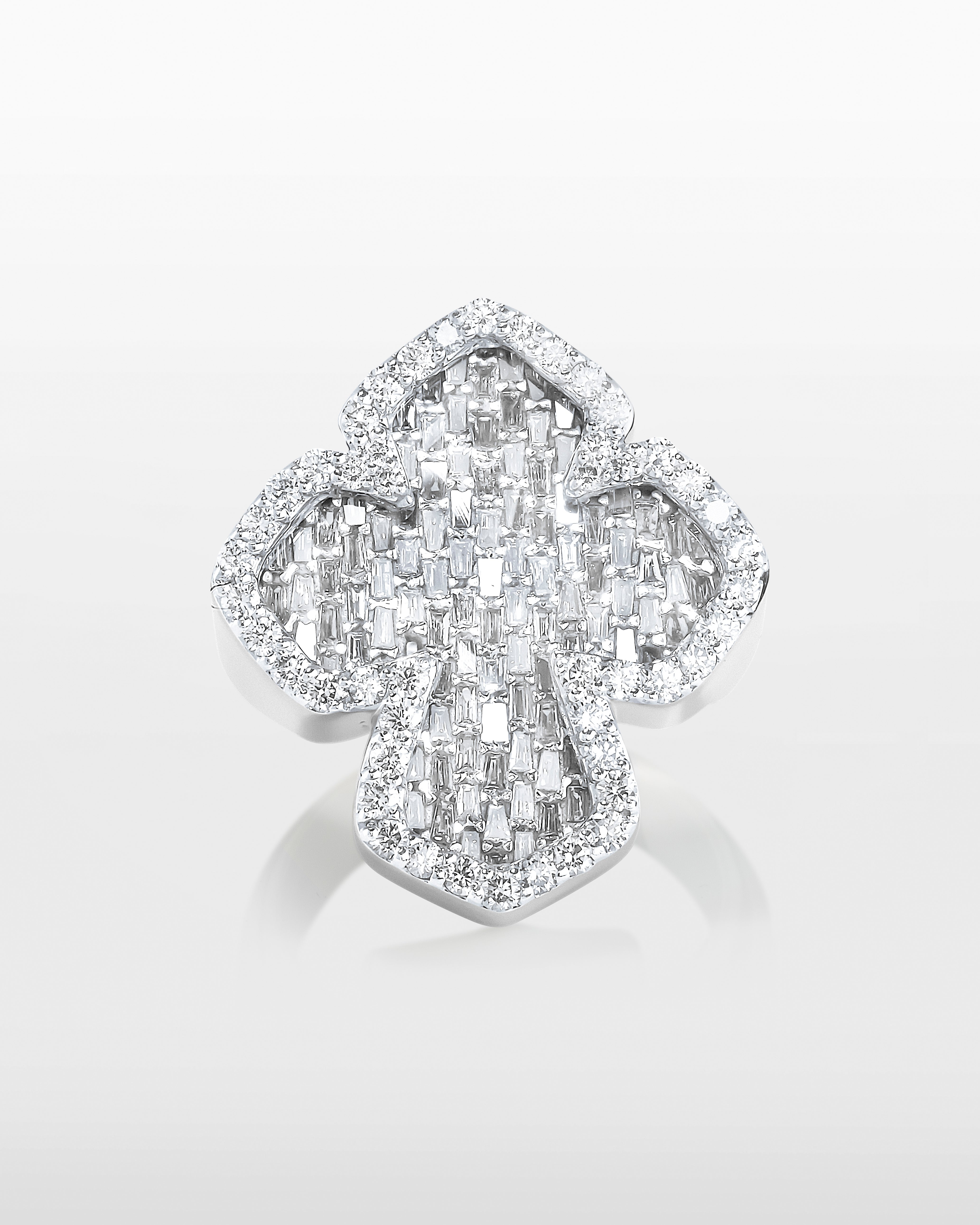 Oscar Baguette Cross Ring